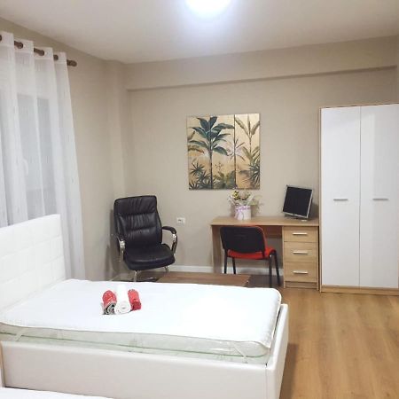 Lovely Apartment On Tirana City Center Tiranë Eksteriør bilde